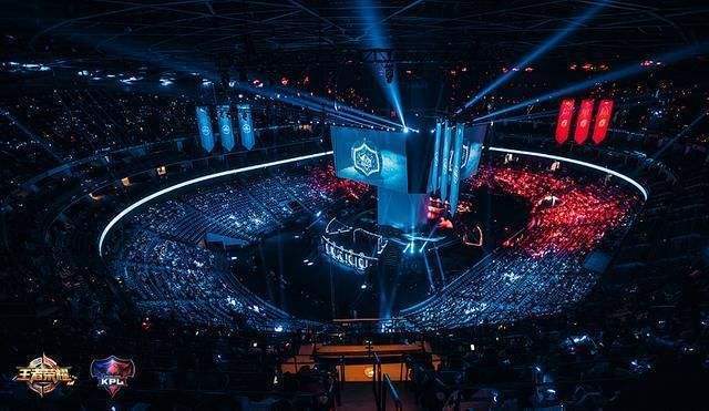 超赛场上 超赛场上